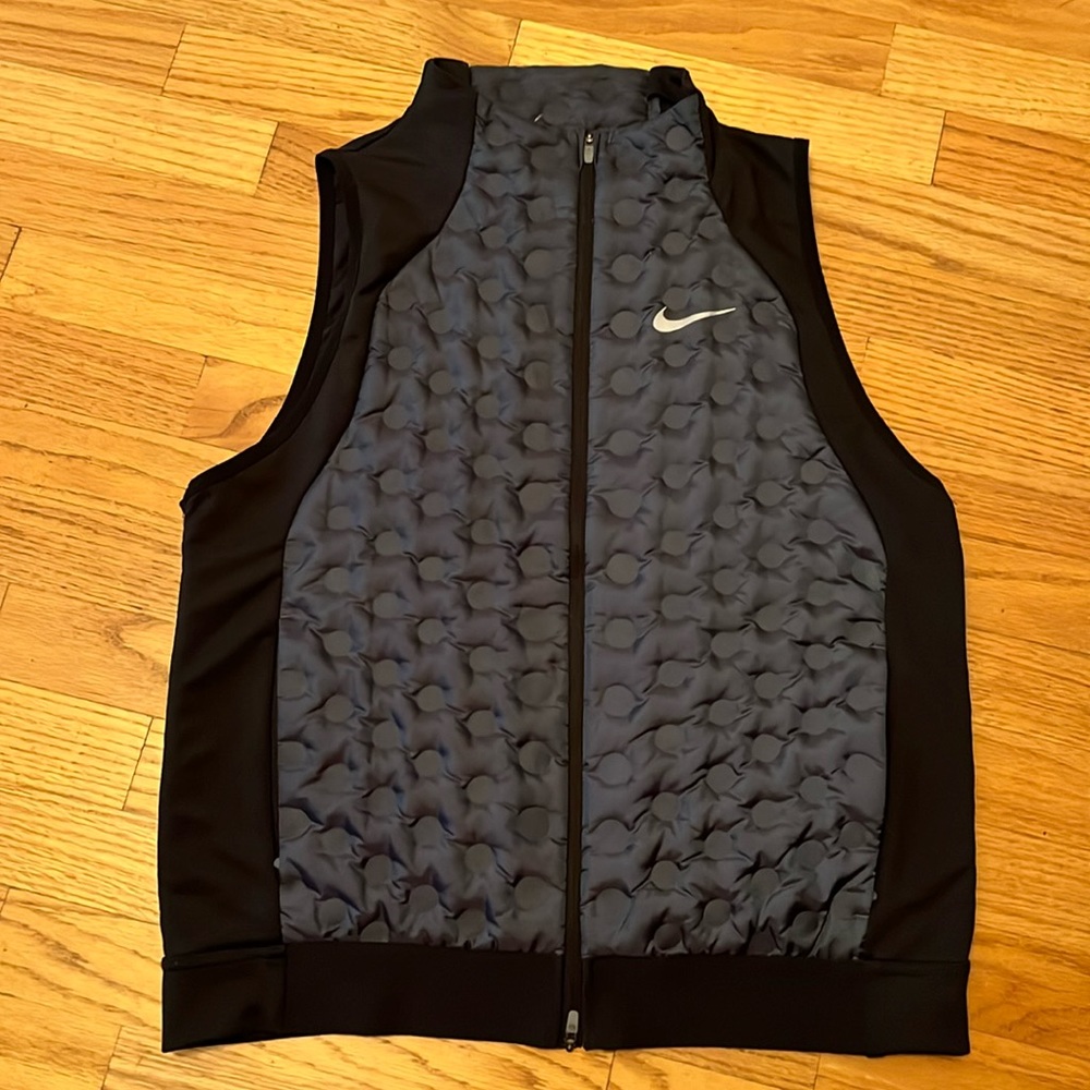 Nike Women’s Aeroloft Gilet Running Vest BV3851-464